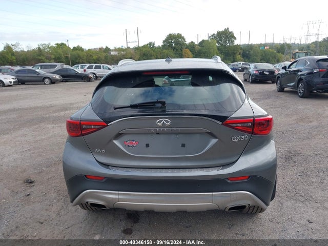 SJKCH5CR6HA030197 Infiniti Qx30 Premium
