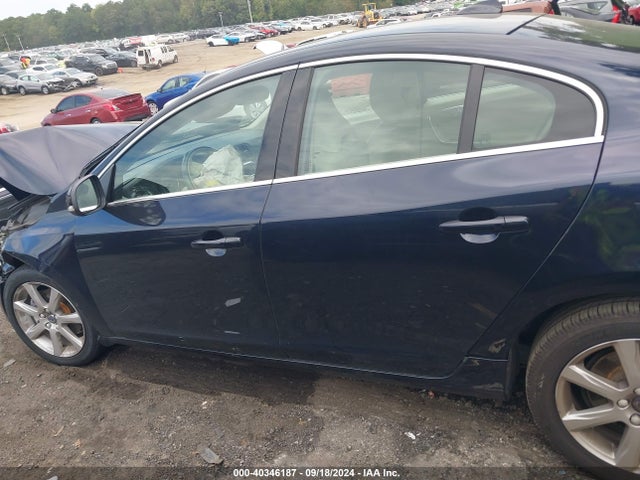 YV126MFK4G2396563 Volvo S60 T5 Drive-e Premier