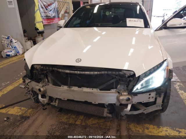 55SWF4JB7FU046983 Mercedes-Benz C 300 Luxury/sport