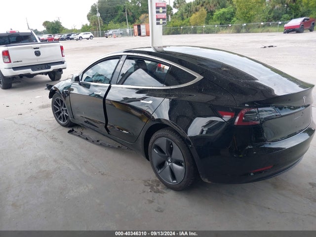 2018 TESLA MODEL 3 5YJ3E1EA2JF156677 Photo 2
