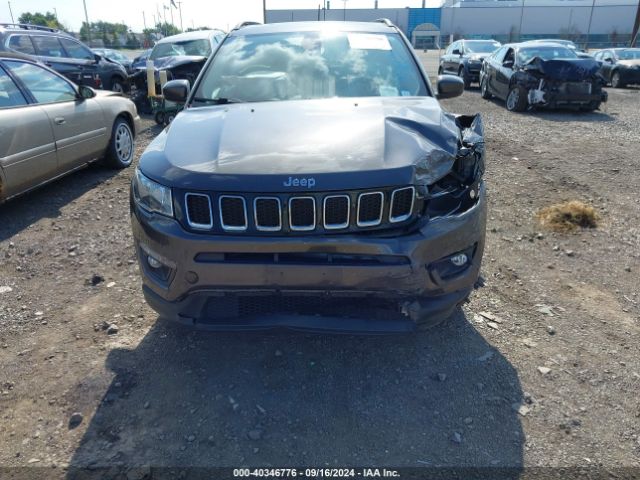 3C4NJDBB2JT144274 Jeep Compass Latitude 4x4