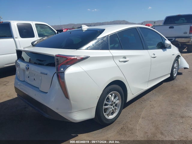 Toyota Prius Three 2018 JTDKARFU3J3058592 Image 4