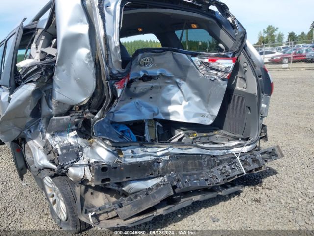 5TDYK3DC7GS704884 Toyota Sienna Xle 8 Passenger
