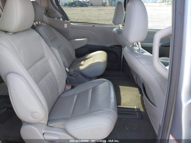 5TDYK3DC7GS704884 Toyota Sienna Xle 8 Passenger