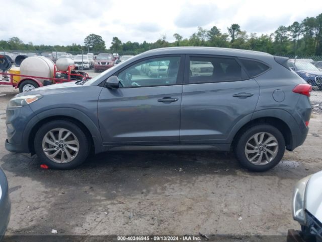 KM8J3CA49GU037030 Hyundai TUCSON SE