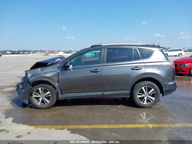 Toyota Rav4 Xle 2017 JTMWFREVXHJ705654 Image 13