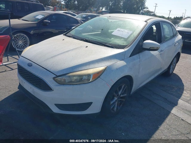 Ford FOCUS SE 2017 1FADP3F24HL237856 Image 2