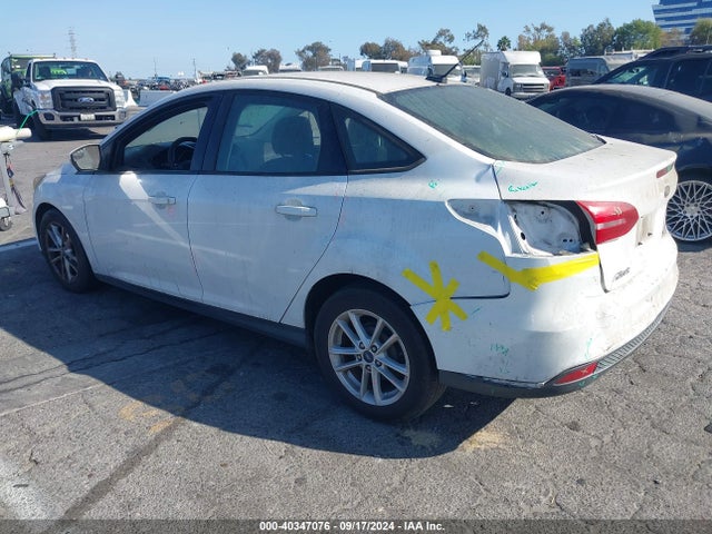 Ford FOCUS SE 2017 1FADP3F24HL237856 Image 3