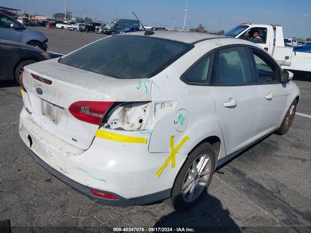 Ford FOCUS SE 2017 1FADP3F24HL237856 Image 4