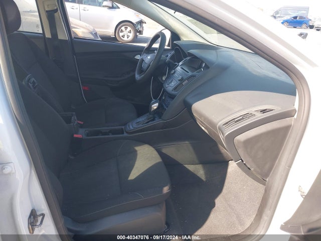 Ford FOCUS SE 2017 1FADP3F24HL237856 Image 5