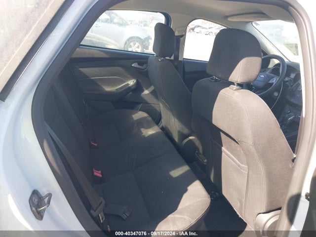 Ford FOCUS SE 2017 1FADP3F24HL237856 Image 8