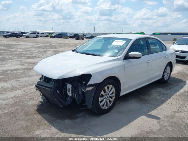 1VWAT7A39FC042779 Volkswagen Passat 1.8t Wolfsburg Edition
