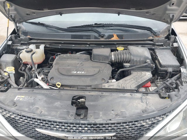 Chrysler Pacifica Touring Plus 2017 2C4RC1BG1HR770207 Image 10