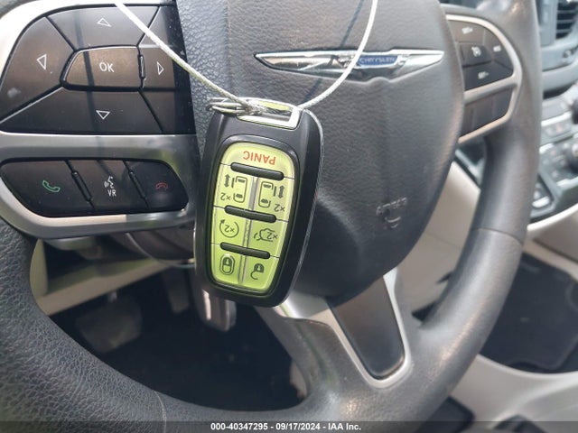 Chrysler Pacifica Touring Plus 2017 2C4RC1BG1HR770207 Image 11