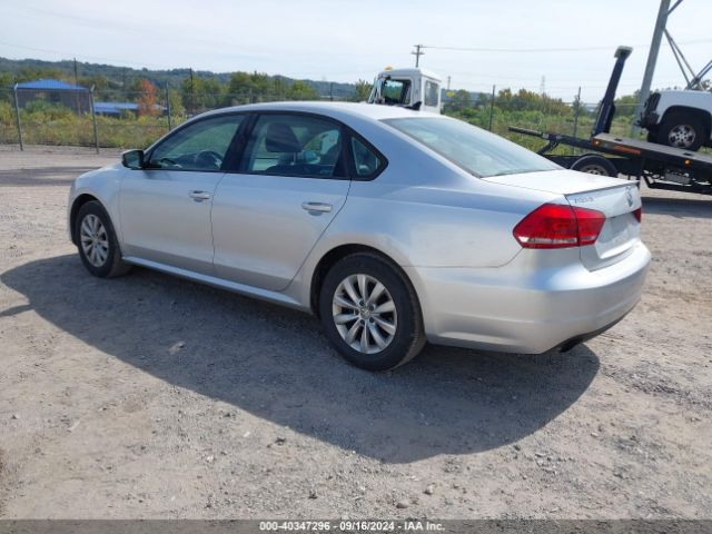 1VWAS7A39FC018890 Volkswagen Passat 1.8t Wolfsburg Edition
