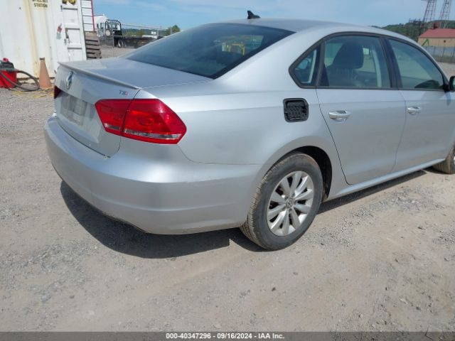 1VWAS7A39FC018890 Volkswagen Passat 1.8t Wolfsburg Edition