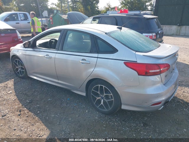 Ford FOCUS SE 2016 1FADP3F25GL287468 Image 3