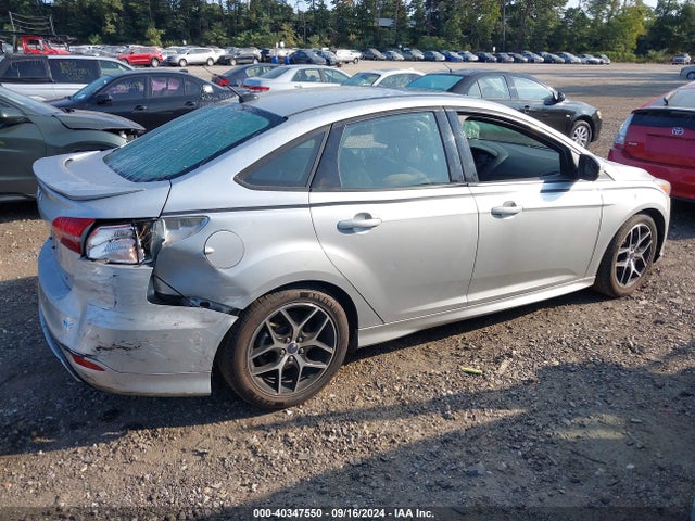 Ford FOCUS SE 2016 1FADP3F25GL287468 Image 4