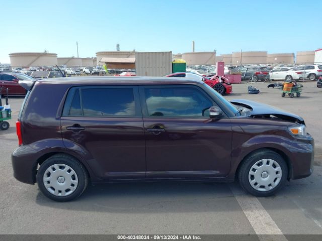 JTLZE4FE2FJ074207 Scion Xb 686 Parklan Edition