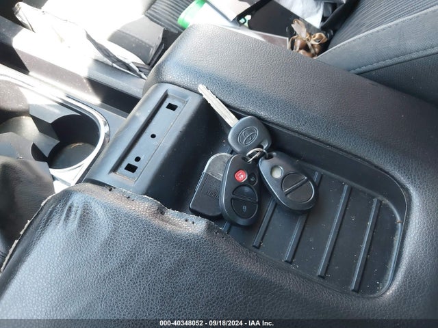 5TFDY5F10GX493848 Toyota Tundra Sr5 5.7l V8