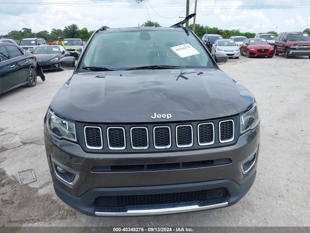 3C4NJCCB0JT502917 Jeep Compass Limited Fwd