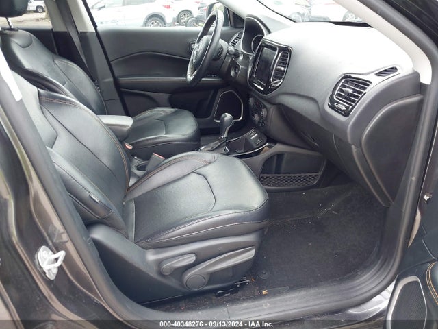 3C4NJCCB0JT502917 Jeep Compass Limited Fwd