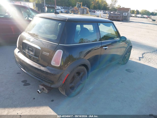 2005 MINI COOPER WMWRC33445TJ67625 Photo 3