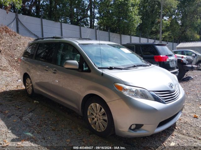 5TDDK3DC8ES081304 Toyota Sienna Xle 7 Passenger
