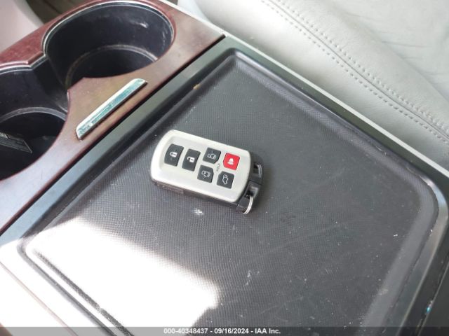 5TDDK3DC8ES081304 Toyota Sienna Xle 7 Passenger