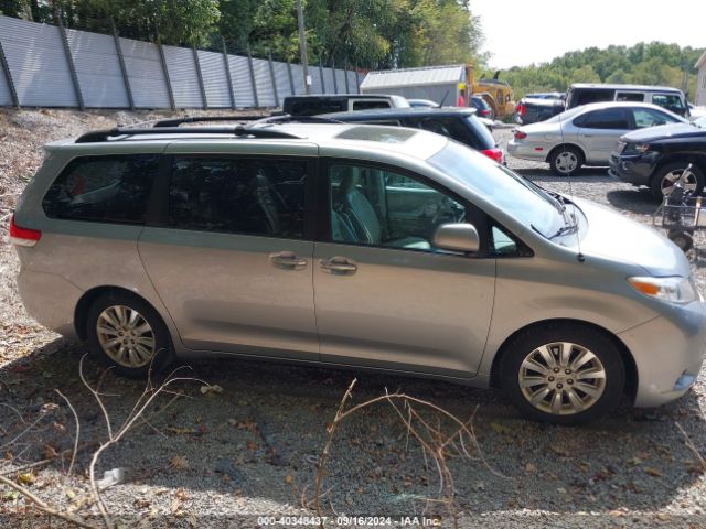 5TDDK3DC8ES081304 Toyota Sienna Xle 7 Passenger