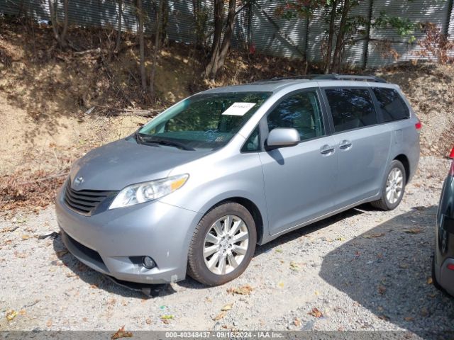 5TDDK3DC8ES081304 Toyota Sienna Xle 7 Passenger