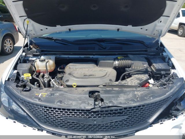 2C4RC1CG6NR226652 Chrysler Voyager Lx