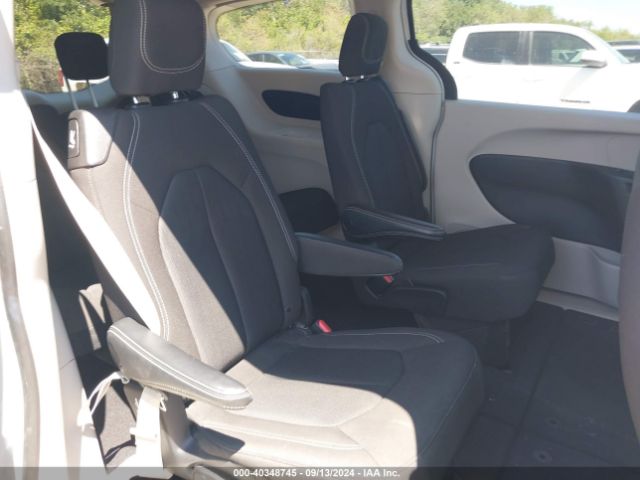 2C4RC1CG6NR226652 Chrysler Voyager Lx