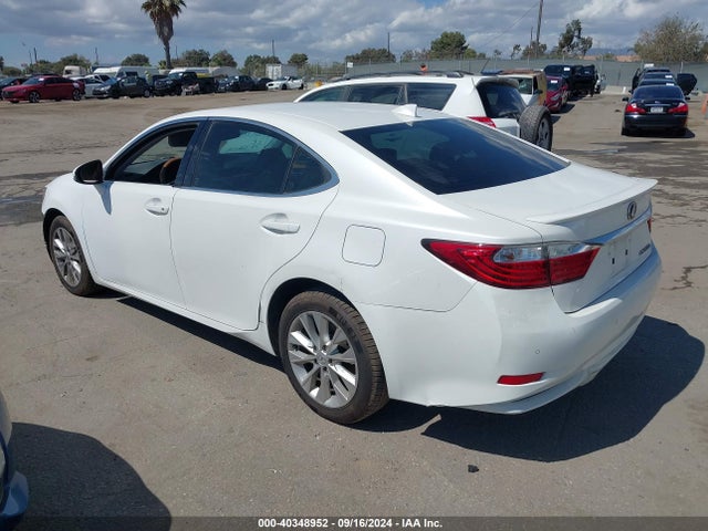 JTHBW1GG5F2100641 Lexus ES 300H
