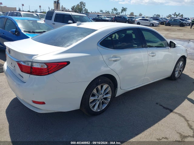 JTHBW1GG5F2100641 Lexus ES 300H