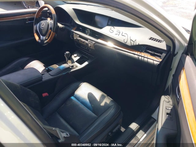 JTHBW1GG5F2100641 Lexus ES 300H