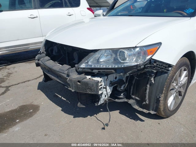 JTHBW1GG5F2100641 Lexus ES 300H