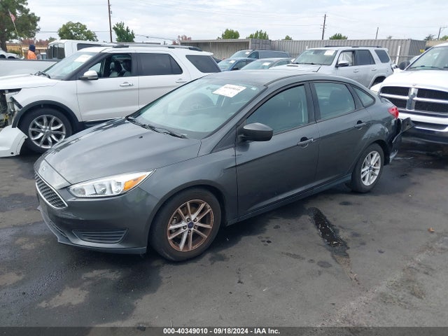 Ford FOCUS SE 2018 1FADP3FE4JL211886 Image 2