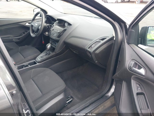 Ford FOCUS SE 2018 1FADP3FE4JL211886 Image 5
