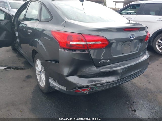 Ford FOCUS SE 2018 1FADP3FE4JL211886 Image 6