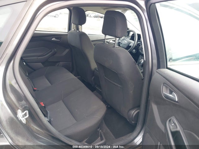 Ford FOCUS SE 2018 1FADP3FE4JL211886 Image 8