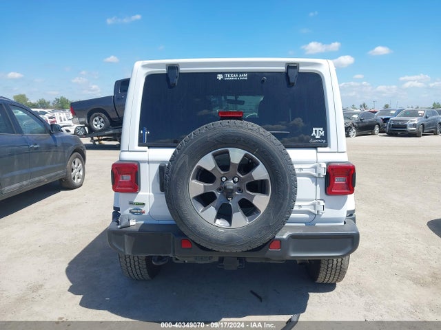 1C4HJXEM8NW256167 Jeep Wrangler Unlimited Sahara 4x4