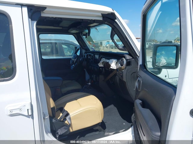 1C4HJXEM8NW256167 Jeep Wrangler Unlimited Sahara 4x4
