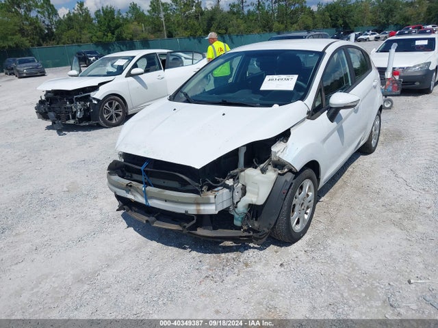 Ford FIESTA SE 2016 3FADP4EJ2GM203345 Image 2