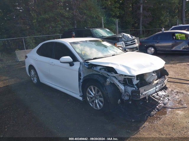 Toyota CAMRY LE 2020 4T1C11AK6LU997045 Image 1