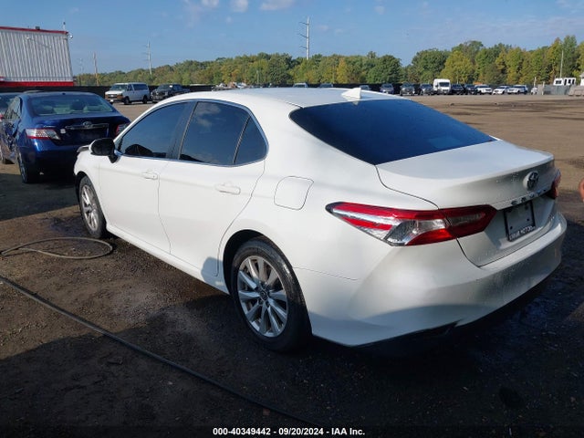 Toyota CAMRY LE 2020 4T1C11AK6LU997045 Image 3