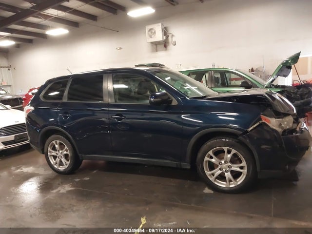 Mitsubishi Outlander Se 2015 JA4AZ3A30FZ011485 Image 14