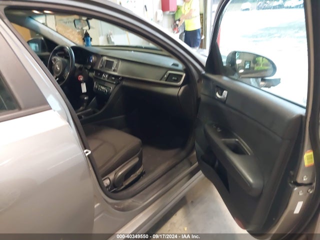 KIA Optima Lx 2017 5XXGT4L36HG137697 Image 5