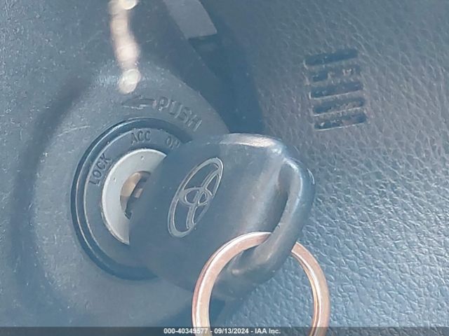 5YFBURHE2JP812005 Toyota COROLLA LE