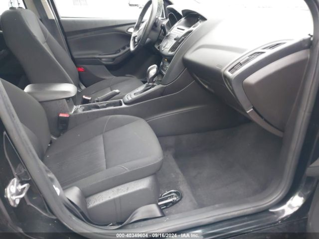 1FADP3K26FL297673 Ford FOCUS SE